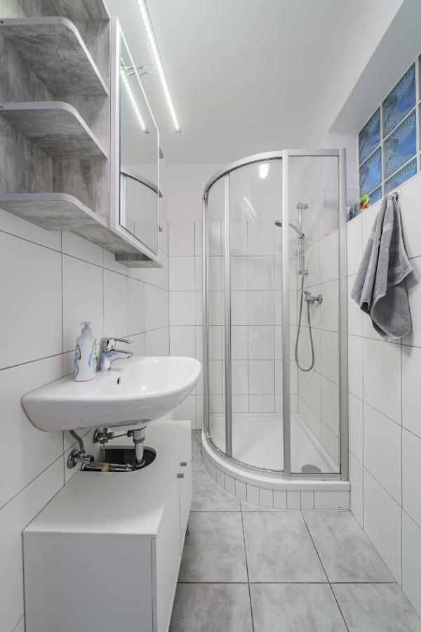 Modernes Appartement Nahe U-Bahn Und Schoenbrunn Vienna Exterior photo